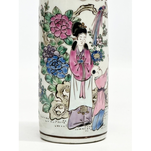 62 - A 19th/Early Century Chinese Famille Verte beaker vase. Late Qing Dynasty/Early Republic. 8.5x16.5cm