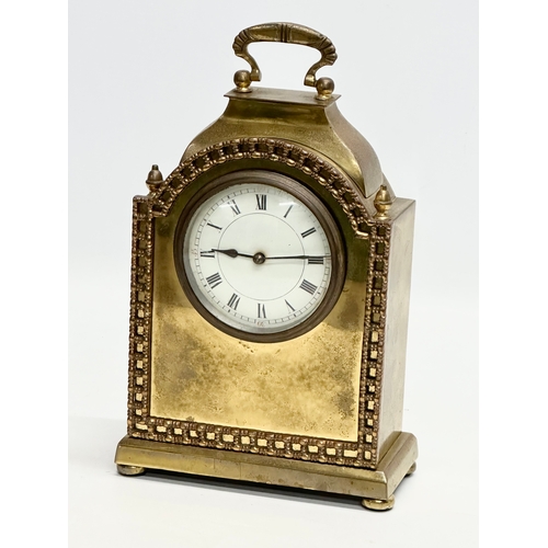 209 - A Late 19th Century French brass mantle clock. 16x25cm