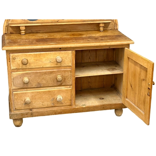 170 - A Scottish Victorian pine kitchen dresser. 122x52x121cm. 4