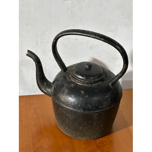 8 - A large Victorian kettle. 37x40cm