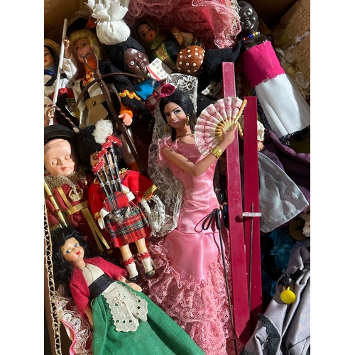 40 - A large collection of vintage dolls.