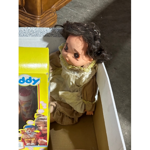 44 - A collection of vintage dolls.