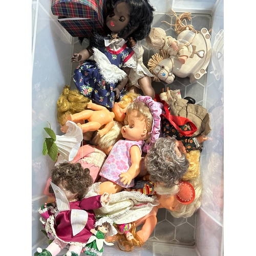 46 - A collection of vintage dolls.