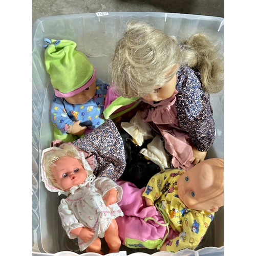 47 - A collection of vintage dolls.