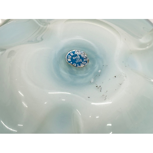 84 - Fratelli Toso. A Murano glass bowl. 21x22x6cm