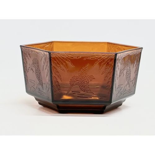 418 - An Art Deco amber kingfisher bowl by Sherdley. 24x21x12cm.