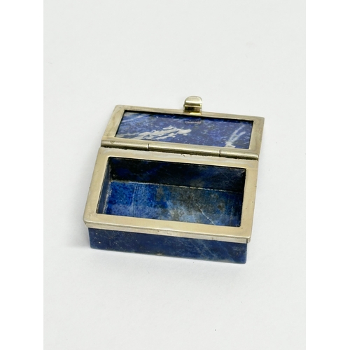 9 - An Early 20th Century Lapis Lazuli snuff box. 4.5x3x2cm