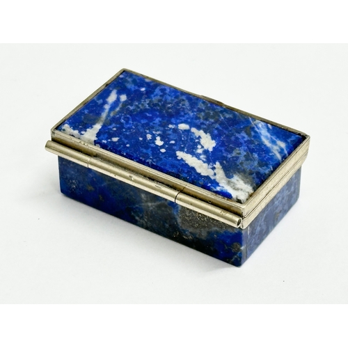 9 - An Early 20th Century Lapis Lazuli snuff box. 4.5x3x2cm