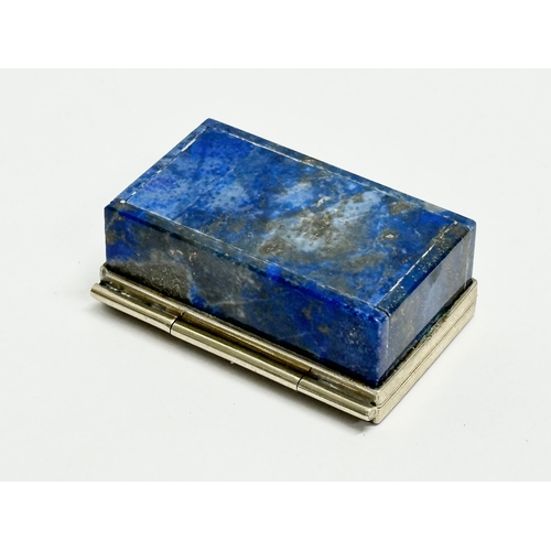 9 - An Early 20th Century Lapis Lazuli snuff box. 4.5x3x2cm