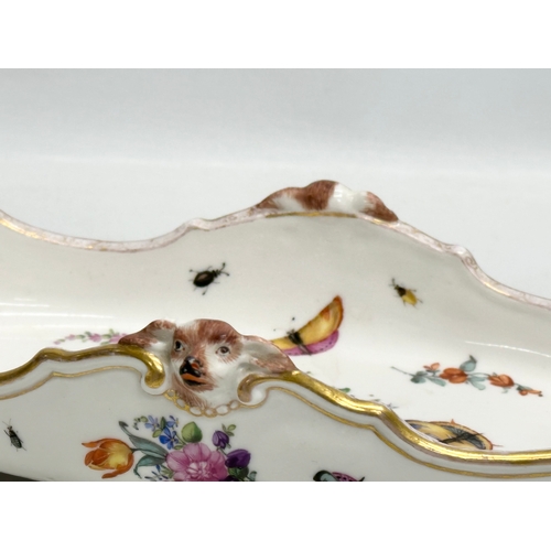 43 - Helena Wolfsohn (Augustus Rex) A 19th Century German centrepiece bowl. Circa 1880. 33x15x8cm