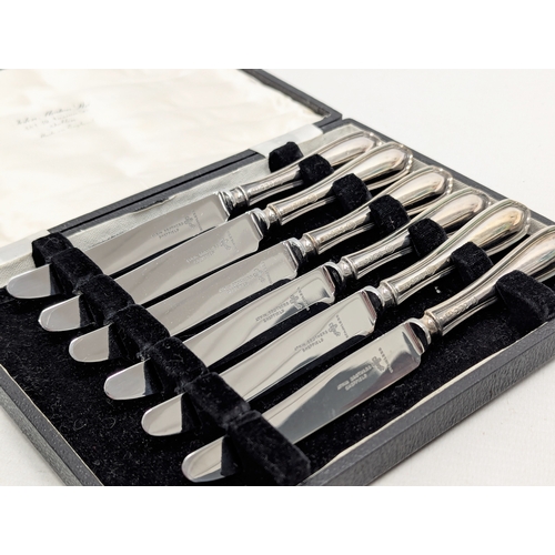 725V - A set of 6 silver handled knives by Atkin Brothers. Sheffield, 1952.