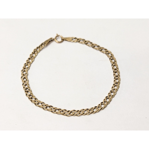 731B - A 9ct gold bracelet. 2.5g