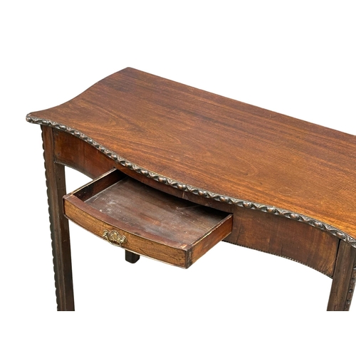 139 - A George III mahogany serpentine front side table with drawer. Circa 1780-1800. 107x51x72cm