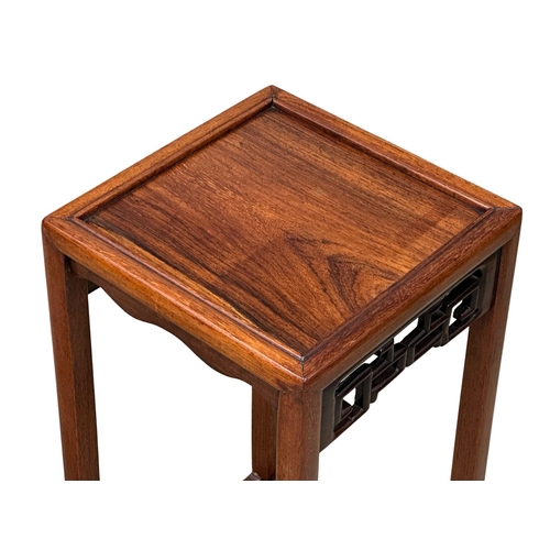 684 - A good quality Early/Mid 20th Century Chinese rosewood nest of tables. 38.5x38.5x65cm