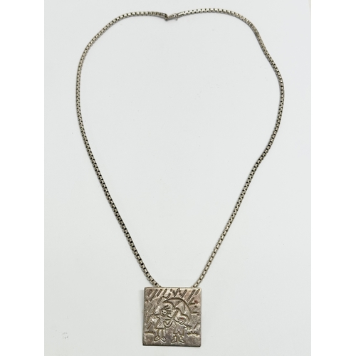 776E - A large silver necklace. 37.4 grams.