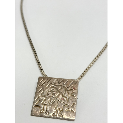 776E - A large silver necklace. 37.4 grams.