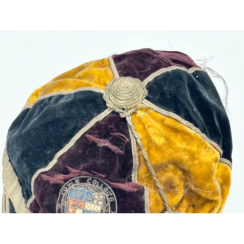 502 - An Early 20th Century Foyle College Londonderry football cap. 1901-1902.