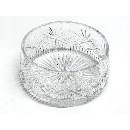 526 - The Windsor Bowl. A Limited Edition Knightsbridge Crystal bowl. Designed by Carole Knight. 20x10cm