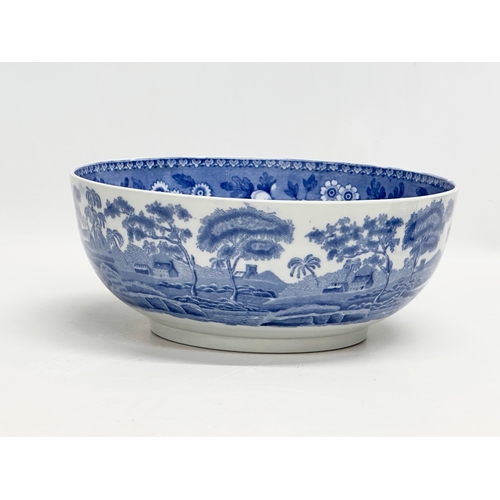 539 - Copeland Spode’s Tower. A Late 19th/Early 20th Century blue and white fruit bowl. 24x10cm