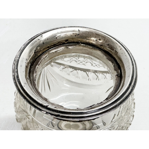 596 - An Early 20th Century silver and cut glass footed bowl. By George Nathan & Ridley Hayes. Birmingham,... 