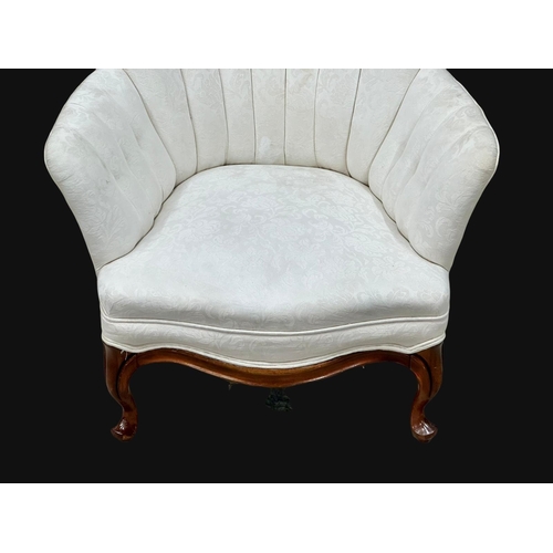 398 - A 19th Century North European fan back armchair on cabriole legs. Circa 1860-1880. 78x68x92cm