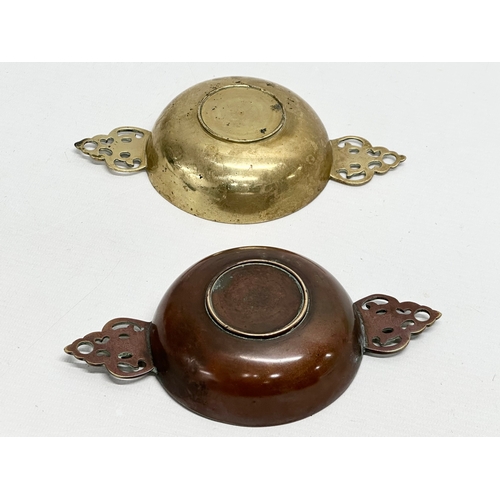 472 - A pair of Late 19th Century Victorian brass Quaich bowls. 19x10.5cm