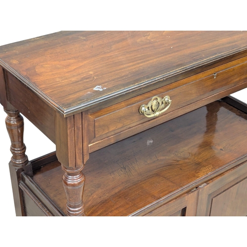 893 - A late 19th century walnut buffet table with drawer and 2 door cupboard. Circa 1880-1900. 100 x 41 x... 