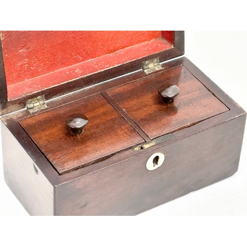 403 - A 19th Century, Early Victorian mahogany tea caddy. 19x9.5x10.5cm