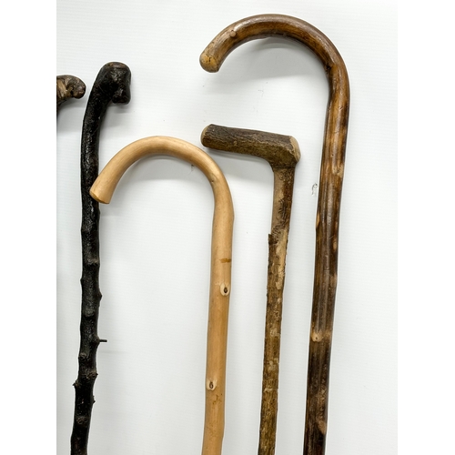 810 - 6 vintage walking sticks.