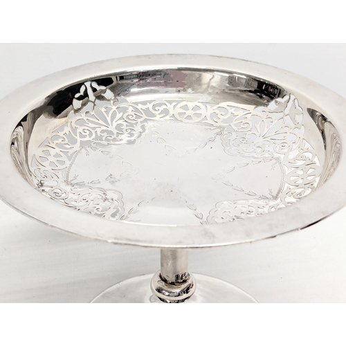 611 - An Early 20th Century silver tazza. London, 1923. 48.4g 23x15.5cm