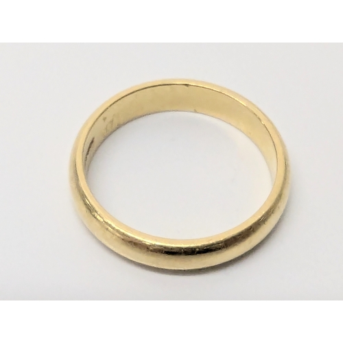 652 - 18ct gold band, 5 grams.  UK size O.