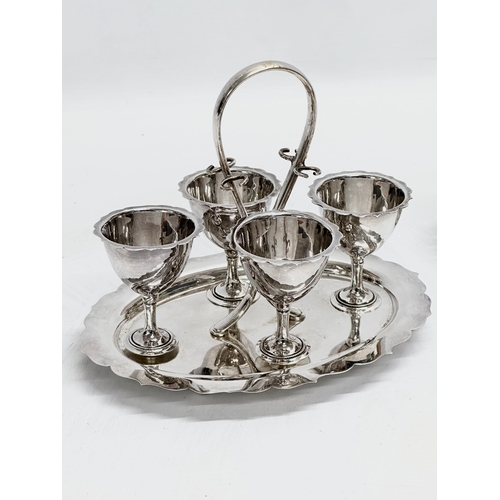 917 - A collection of 19th and Early 20th Century silver plate. An Elkington finger bowl 17x12x5cm. Egg cu... 