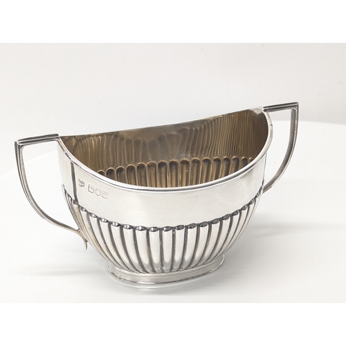 590C - London silver sugar bowl & milk jug, Goldsmiths & Silversmiths Company Ltd 1901. 302 grams