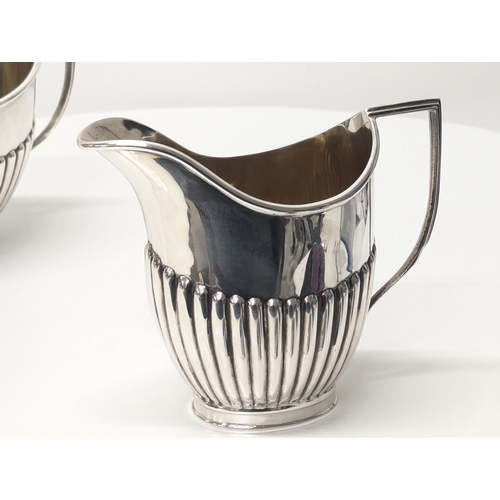 590C - London silver sugar bowl & milk jug, Goldsmiths & Silversmiths Company Ltd 1901. 302 grams