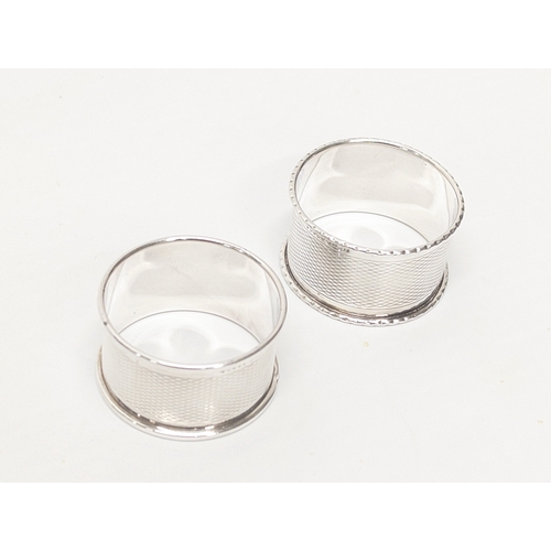 590H - A pair of Birmingham silver napkin rings, 25.5 grams