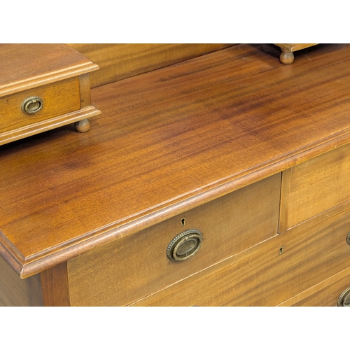 950 - An Early 20th Century Edwardian mahogany dressing chest. Circa 1910-1920. 108x49x159cm (4)