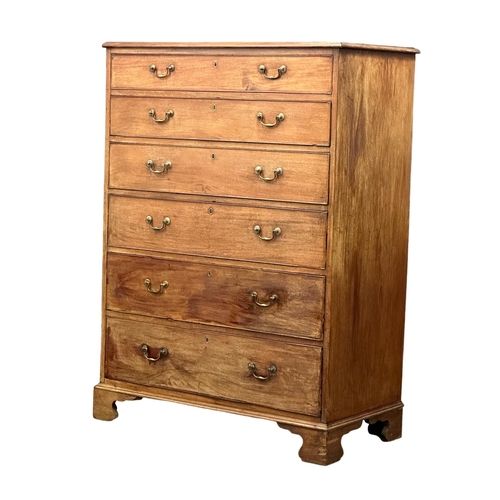 709 - A large Early 19th Century George III mahogany tallboy chest of drawers. Circa 1800. 117x60x156.5cm