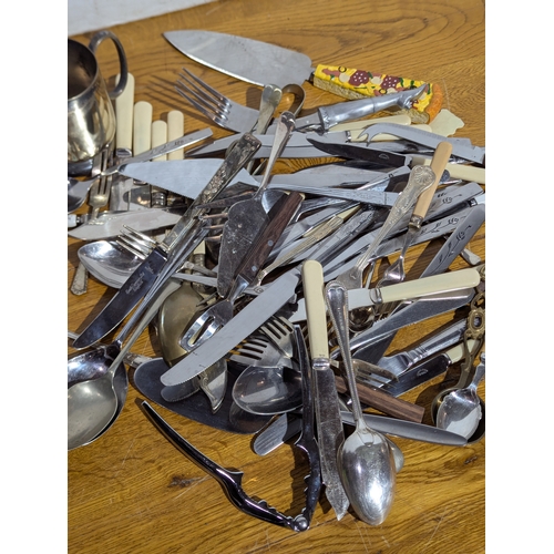 264 - Quantity of EPNS cutlery