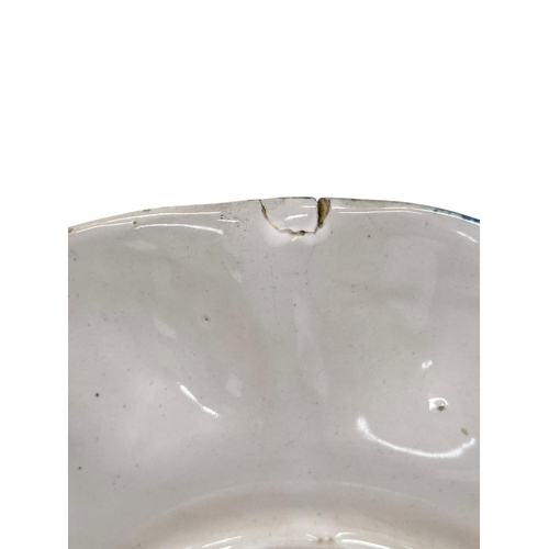 173 - Cantagalli, C.1890. An Italian Majolica Footed Dish. Late 19th Century. 22x4.2cm.