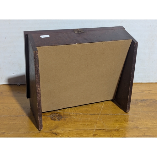 12 - Vintage countertop Wills Cigars display case, 32x18x27.5cm