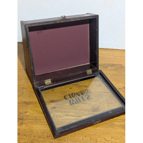12 - Vintage countertop Wills Cigars display case, 32x18x27.5cm