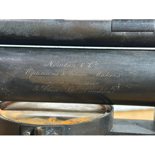 6 - A 19th Century Newton & Co surveyor's level. 42x18cm.