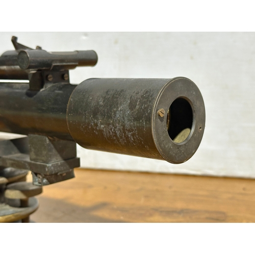 6 - A 19th Century Newton & Co surveyor's level. 42x18cm.