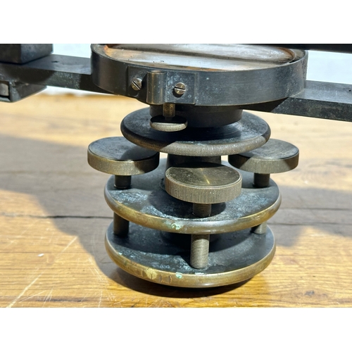6 - A 19th Century Newton & Co surveyor's level. 42x18cm.