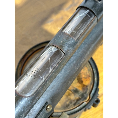 6 - A 19th Century Newton & Co surveyor's level. 42x18cm.