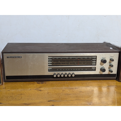 43 - Telefunken Gavotte 1691 radio with speakers