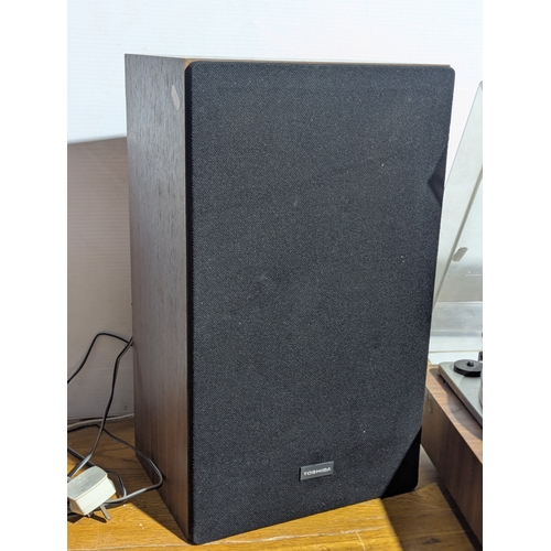 42 - Toshiba SM-3150 stereo music centre with speakers