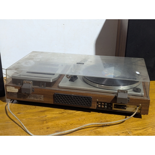 42 - Toshiba SM-3150 stereo music centre with speakers