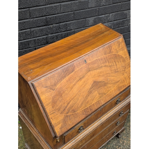 39 - A vintage bureau. ,77x42x104cm