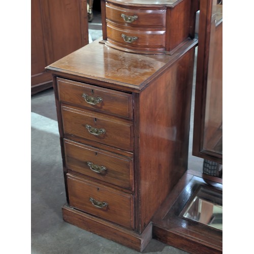 25 - A large late Victorian walnut pedestal dressing table, 153cm X 59cm X 197cm